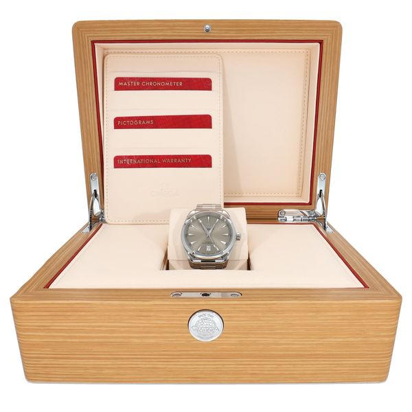 Omega Aqua Terra Shades 220.10.38.20.09.001